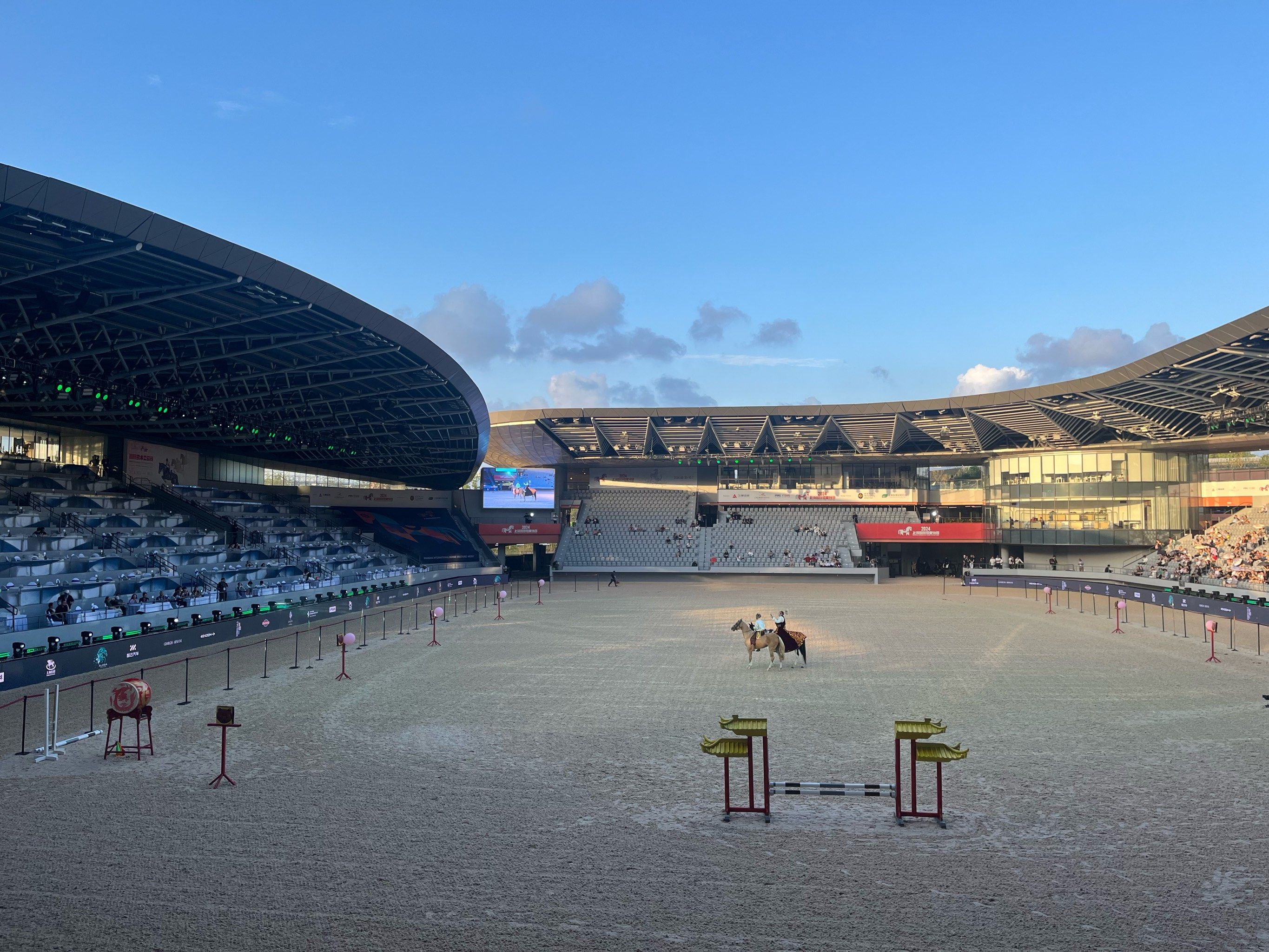 上海久事国际马术中心的马术表演真精彩