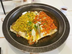 -阿瓦山寨·湘菜现炒·剁椒鱼头王(咸阳总店)
