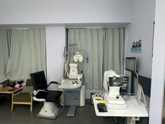 -视野联行眼镜•蔡司•依视路(温江店)