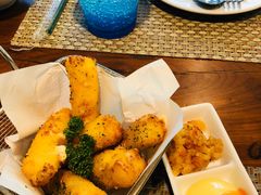 -Chom Cafe and Restaurant