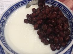 -赵记传承特色牛奶甜品(泉城广场店)