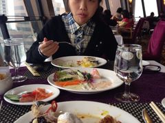 iphone_upload_pic-粤海璇宫·木棉花高空旋转餐厅·聚会派对