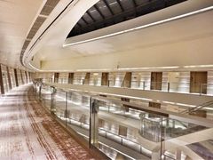 -上海滴水湖皇冠假日酒店