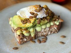 牛油果吐司配水波蛋-BOR Eatery(安福路店)