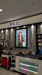 -ANNA SUI