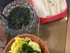 -洪氏嗨捞·广东猪肚鸡·椰子鸡火锅(西咸万象城店)
