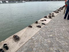 -多瑙河畔鞋履雕塑