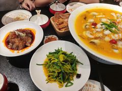 -山城外·非遗酸菜鱼(盛龙广场店)