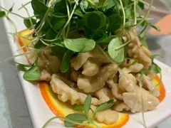 香椿芽拌核桃-弘雅饭店