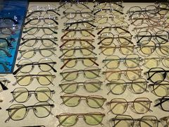 -宏宇眼镜蔡司依视路折扣店(兆佳眼镜城店)