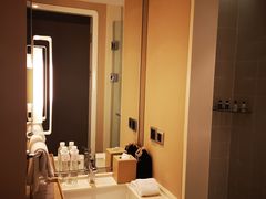 -上海中航虹桥机场泊悦酒店