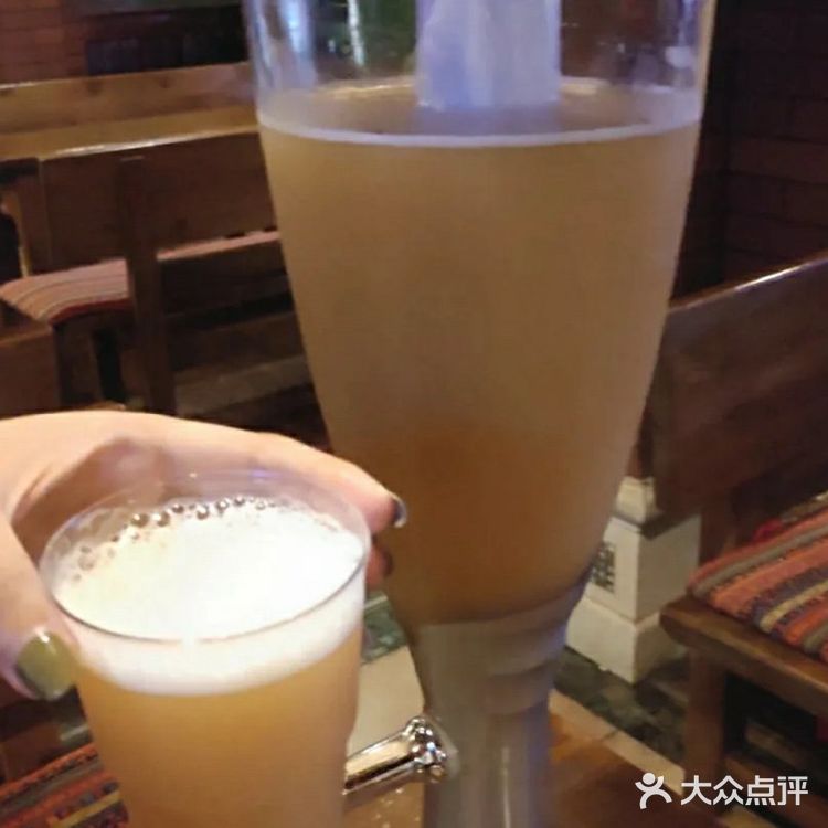 太平路上可通宵畅饮可乐桶的酒吧来咯！