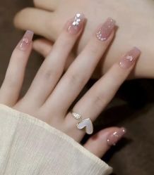 -悦指间美甲美睫