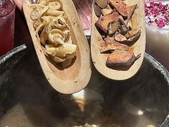 -芸山季·云南野生菌火锅(人民广场来福士店)