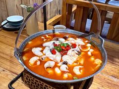 思茅酸汤鱼片-老滇山寨•云南特色菜•地方菜•民族风情歌舞表演(金碧店)