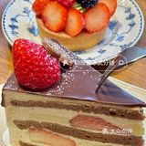 杭州的！杭州的！ 中山北路甜品天堂！唯一的缺点是不能邮寄[流泪]