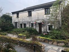 -田园东方蜜桃村的田野营地