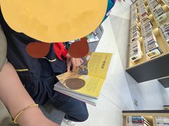 -漕河泾街道图书馆(漕河泾社区文化活动中心店)