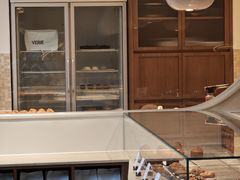 -VERIE BAKEHOUSE