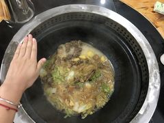 -粘豆包柴火铁锅炖