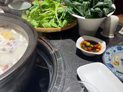 -大匠工房古船木艺术餐厅·猪肚鸡专门店(长白仙岛店)