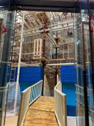 -PIPIKINGDOM皮皮王国欢乐号(欢乐海岸购物中心店)