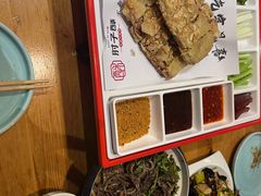 -肘子酥·天津捞面(德云社店)