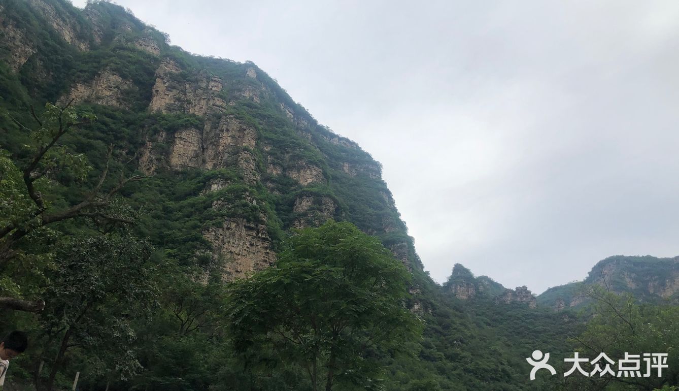 风景不错 爬爬山，一线天也很壮观 来回跑了40分钟