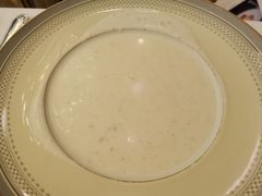 奶油松茸蘑菇汤-莫斯科餐厅