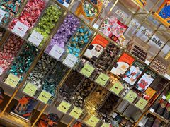 -VENCHI 闻绮(上海佛罗伦萨小镇店)