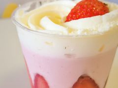 草莓提拉米苏杯-CARINO BAKERY&CAFE(人广来福士店)