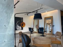 -C-18 SALON