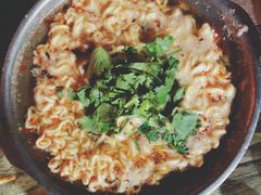 砂锅方便面-冯老二羊肉串