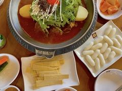 -喇喇排骨火锅·传统韩式脊骨汤(望京西园总店)