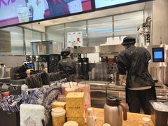 -霸王茶姬(上海静安大悦城店)