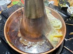 -果松木炭酸菜铜火锅·外婆参鸡汤