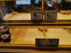 面包甜点陈列柜-面包新语(吾悦国际广场店)