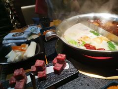 -湊湊火锅·茶憩(南京东路悦荟店)