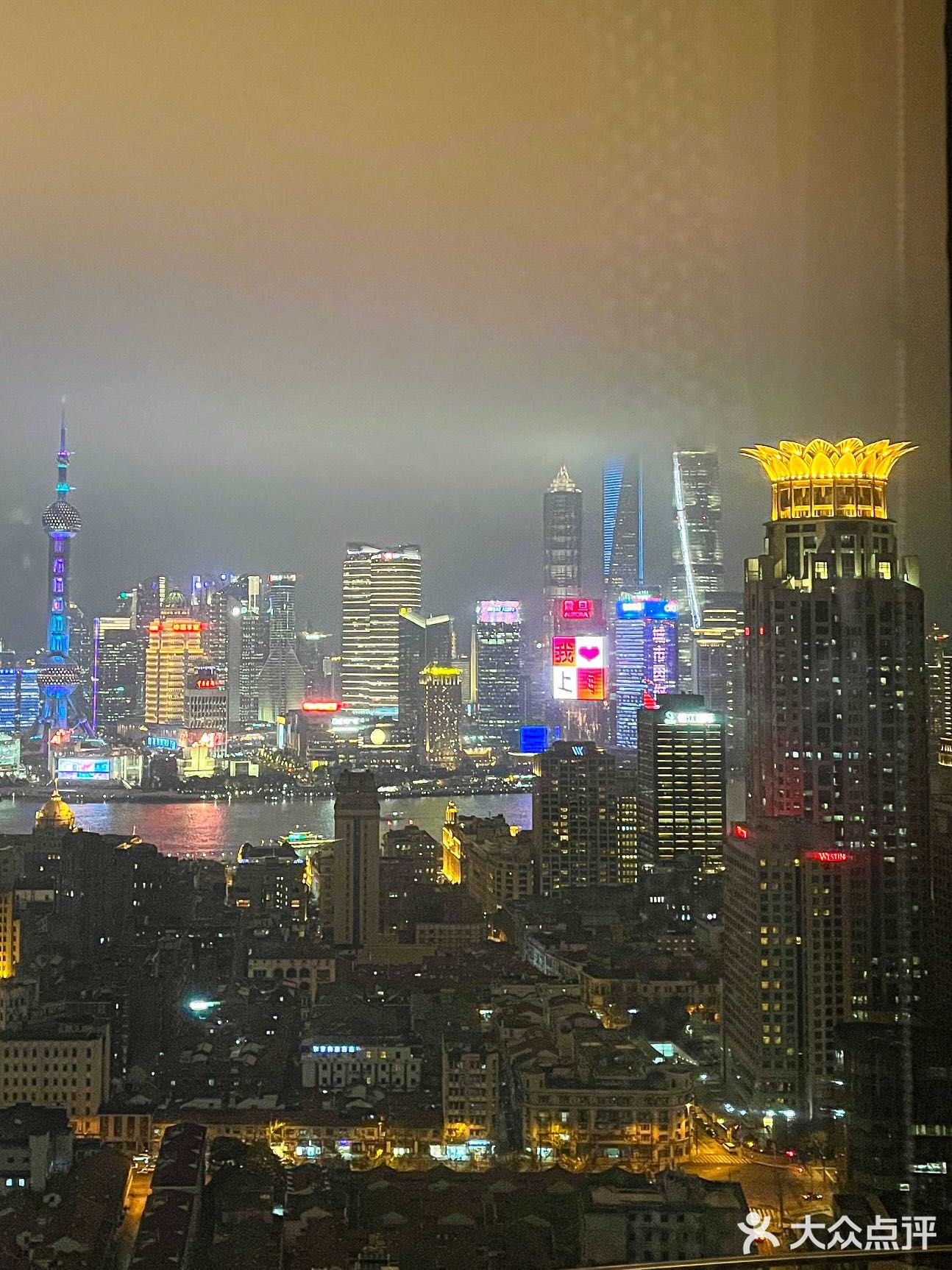 在云顶俯瞰一线江景