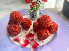 杨梅鳕鱼球-柳莺湖上·湖景餐厅·江南菜(西湖店)