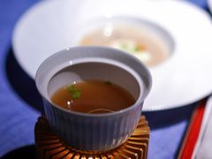 牛清汤-弦月窗LUNETTE BY AMANDA(复兴路店)