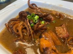 活八爪鱼炖红烧肉-赶海部落海鲜城(海阳路店)