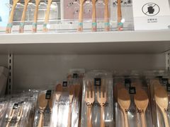 -时尚MEGO商业广场(华新地铁店)