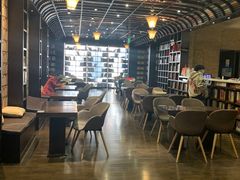 -钟书阁(松江泰晤士小镇店)