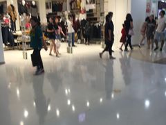 -优衣库(上海正大广场店)