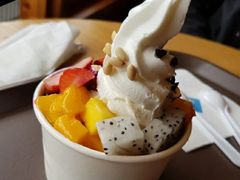 缤纷水果酸奶冰淇淋-丁丁&当当牦牛酸奶·酥油面包(官门口店)