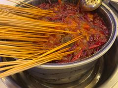 -钢管厂五区小郡肝串串香(蜀都万达店)