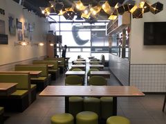 大堂-星巴克(青岛火车北站候车大厅店)