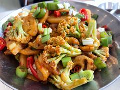 干锅什蔬-鑫巴蜀小镇 · 水煮鱼专研店(玉桥店)