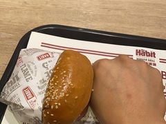 -The Habit Burger Grill 哈比特汉堡(爱琴海店)